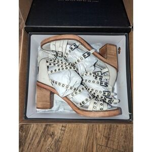 Vintage Foundry Co Jamina Heeled Boots US SZ 10 White